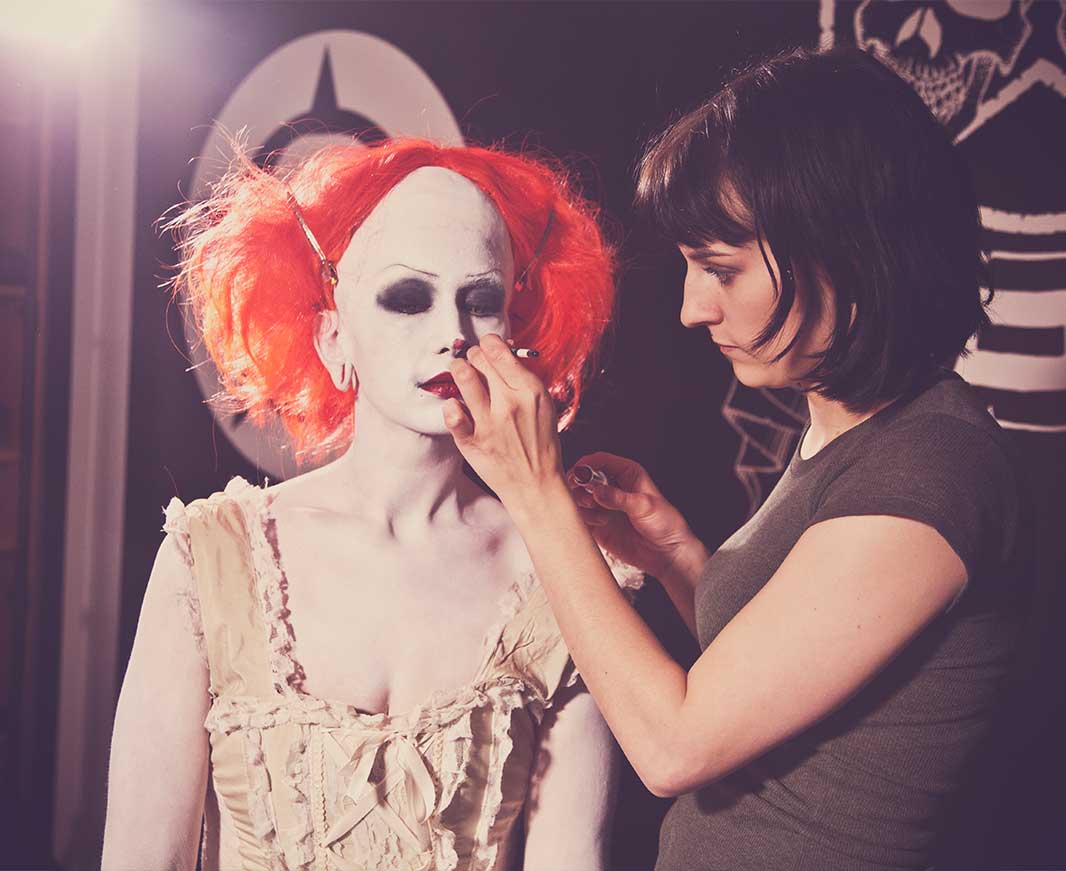 Костюм и грим Пеннивайза на Хэллоуин