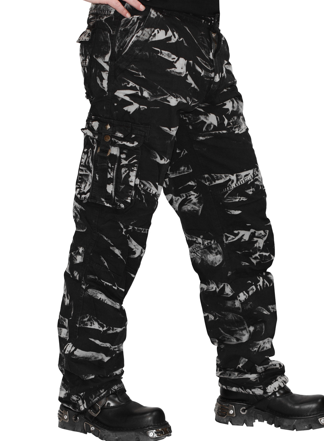 Dark Camo Cargo Pants — изображение 3